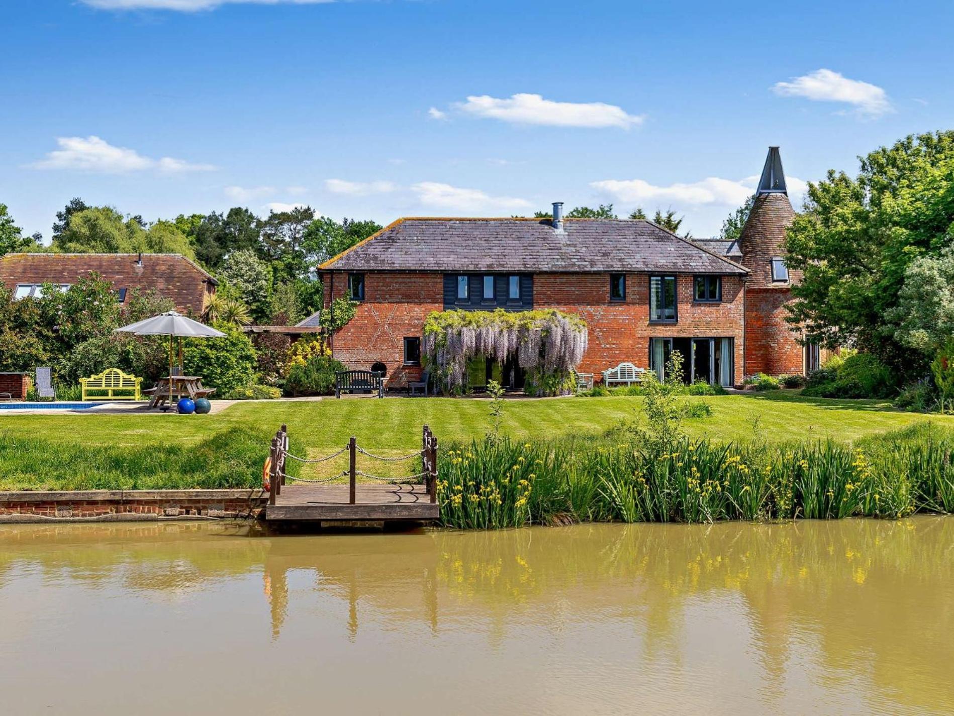 5 Bed In Smarden 76428 Villa Exterior photo
